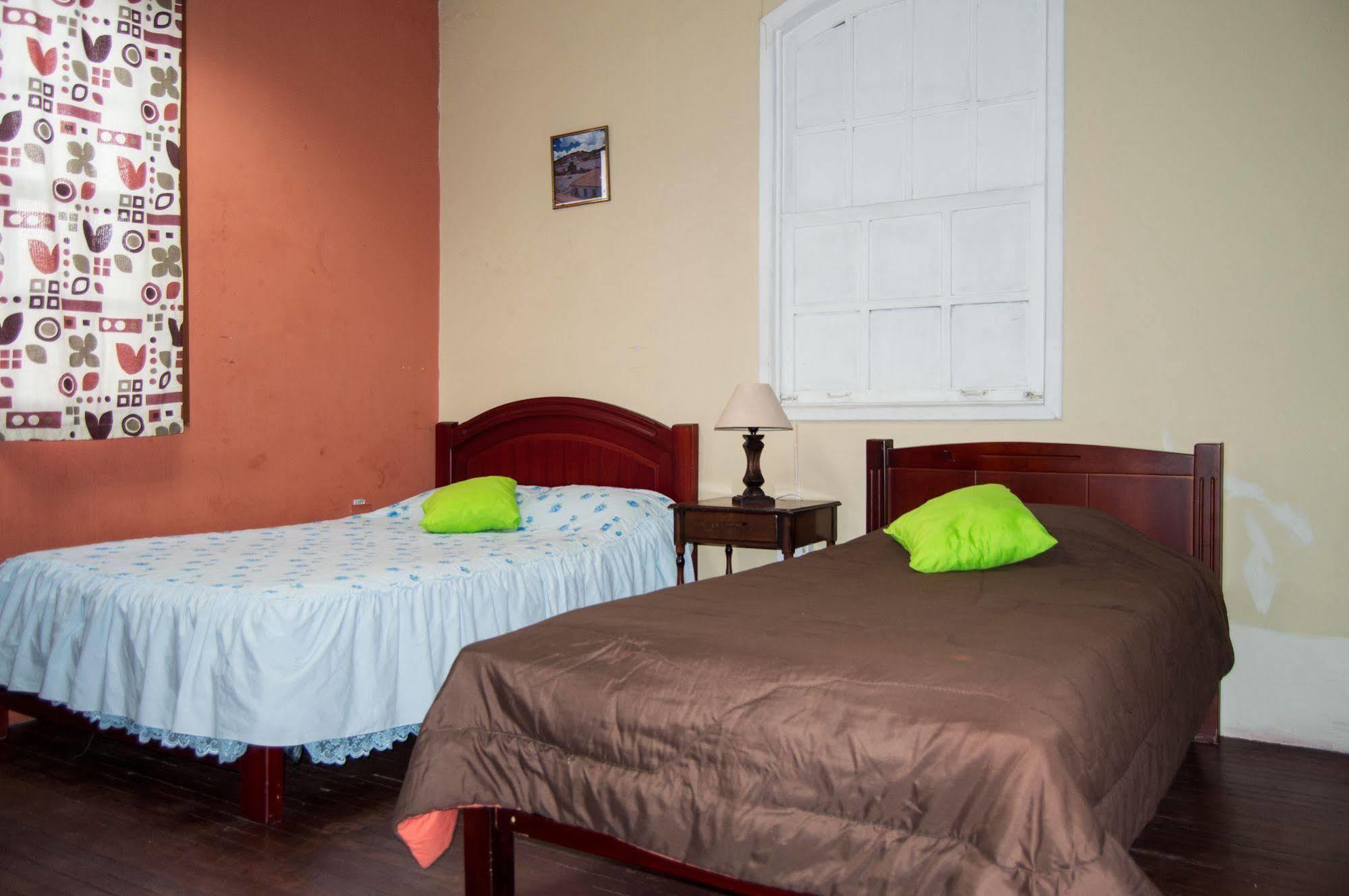 Hostel Discovery Quito Puembo Exterior foto