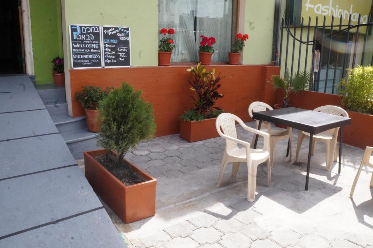 Hostel Discovery Quito Puembo Exterior foto